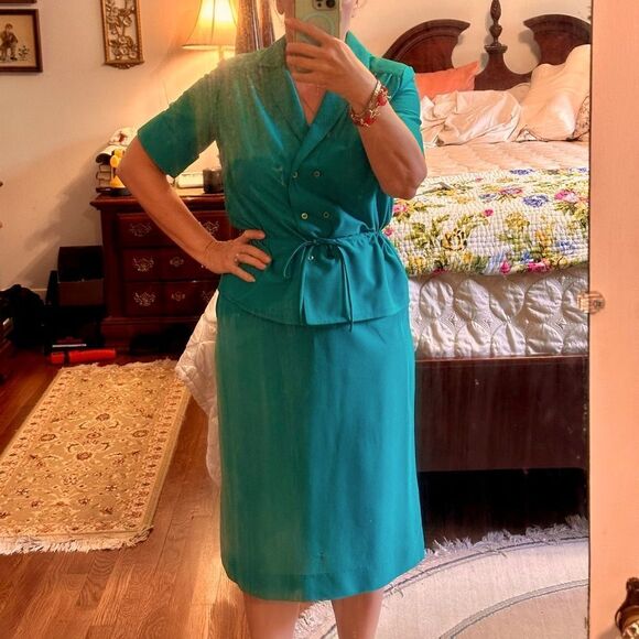 Vintage 70s Butte Brand Kelly Green Short Sleeve Two-Piece Polyester Skirt Set - Picture 2 of 8